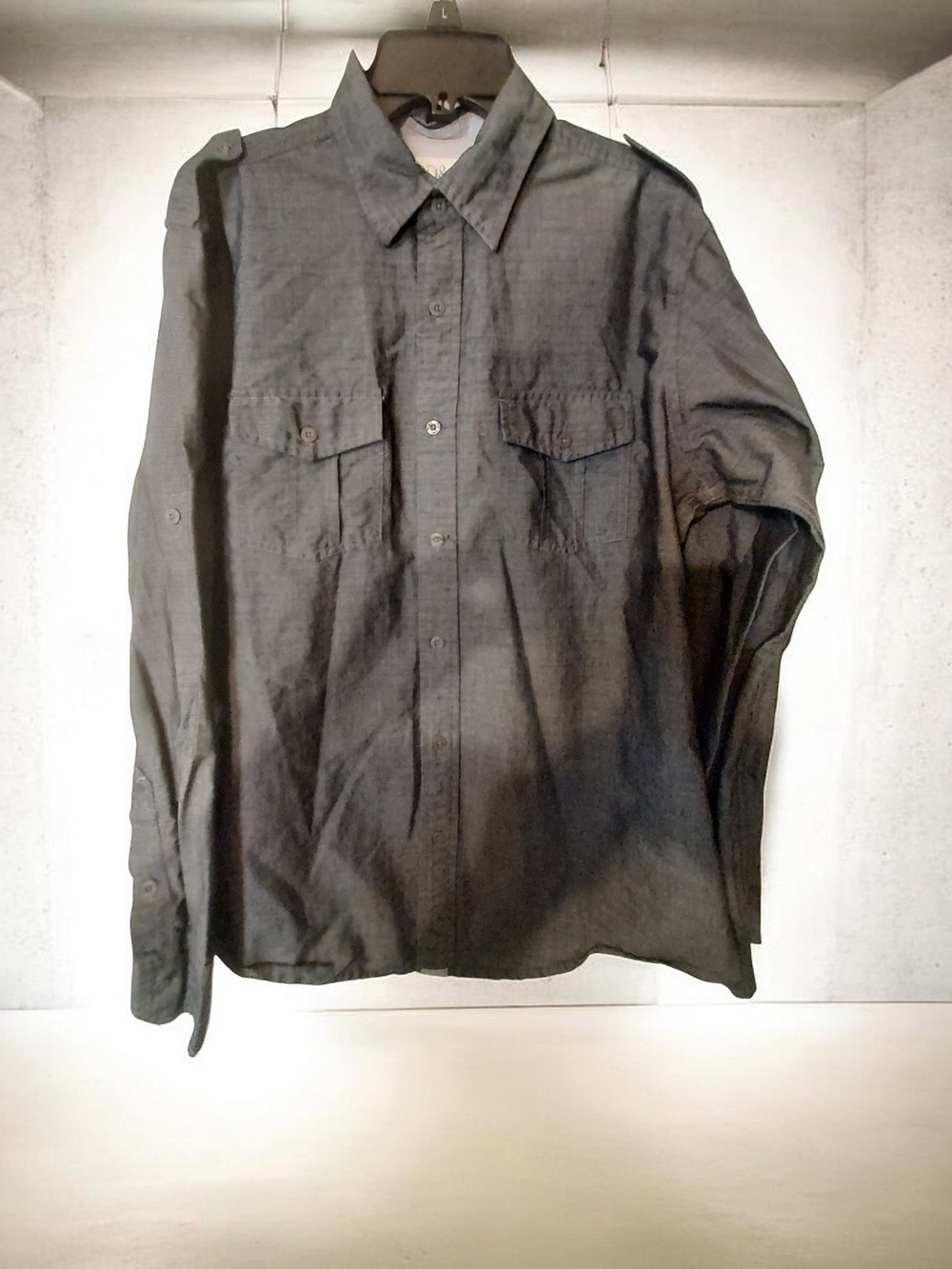 PD&C Gray Fabric Label Mens Medium Buttonup Shirt